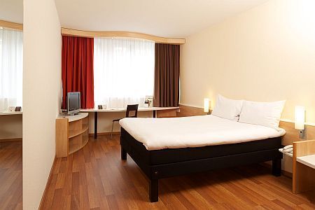 Hotel Ibis City (l'ancien Hotel Emke) - réservation de chambre d'hôtel pas cher au centre de Budapest
