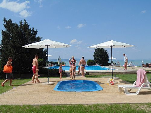 Vista panorámica del lago Balaton desde el Hotel Europa**