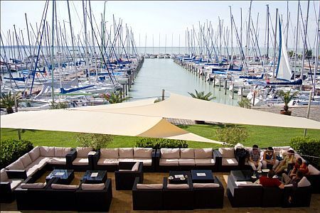 4* Cafe in Balatonkenese in Hotel Marina Port