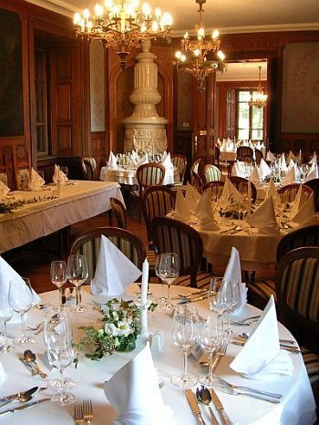 Castle hotels in Hedervar Hungary - hunting room in Hedervary Castle Hotel