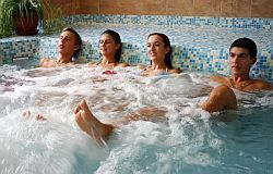 Jacuzzi a Kecskeméti wellness szállodában - Wellness