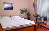 Hotels in Eger - elegante tweepersoonskamer in het 3-sterren Hotel Unicornis