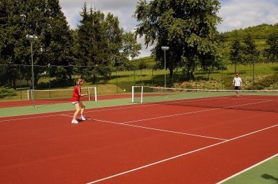 Recreatie en vrije tijdsprogramma's in Tarcal - tennisbanen in het Graaf Degenfeld Kasteelhotel, Hongarije