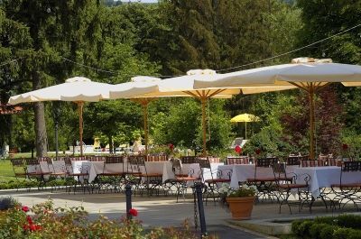 Terrasse im Graf Degenfeld Schloßhotel in Tarcal