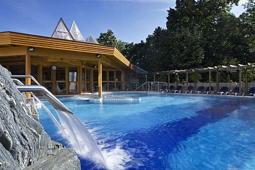 Bazin de aventură în Health Spa Resort Hotel Heviz 