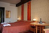 Vrije tweepersoonskamer in de binnenstad van Eger - goedkope driesterren Park Hotel Minaret