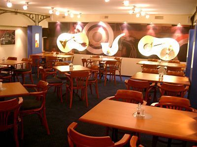 Blue Moon Restaurant and Jazz Barで週末ライブコンサ―トが行ないます