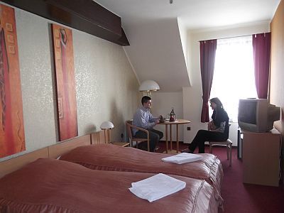 Simbassäng - Park Hotell Minaret Eger - Billigt hotell i Eger