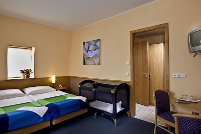 Business Hotel Jagelló Budapest- ビジネスホテル　ヤゲッロ－では広々とした快適なダブルのお部屋もご用意しております