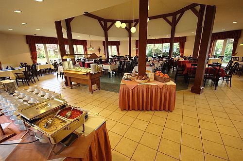 Restaurangen av Corvus Hotell Buk - Wellness i Ungern