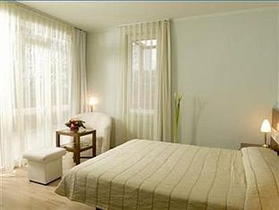 Hotel Holiday Beach - Hotel con precio barato en Buda, para un fin de semana de bienestar