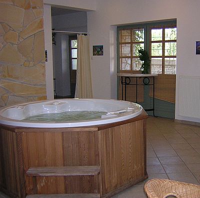 Jacuzzi in het 3-sterren Hotel Millinnium in Tokaj-Hegyalja - gezondheid-wellness studio