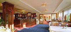 Betaalbaar onderdak in Veszprem - elegant en romantisch viersterren Hotel Villa Medici