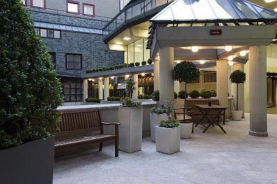 Hotel Mercure Budapest City Center - Terraza exterior