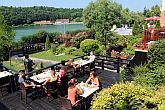 Panorama von Lake Bank von der Terrasse des To Wellness Hotel