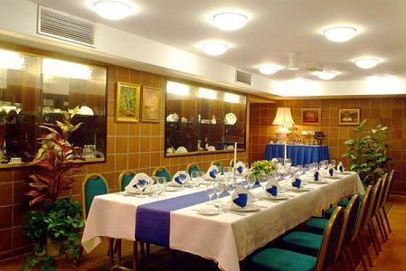 Grand Hotel Hungaria - sală de evenimente, şi de conferinţe în hotel