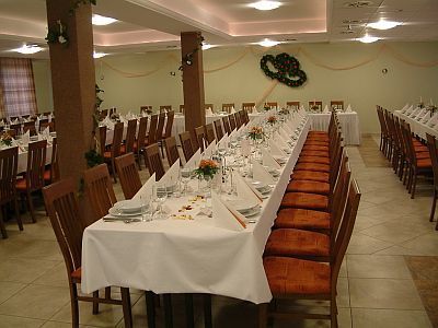 Restaurant în hotel de wellness în Kecskemet-Hotelul Granada wellness şi conferinţe