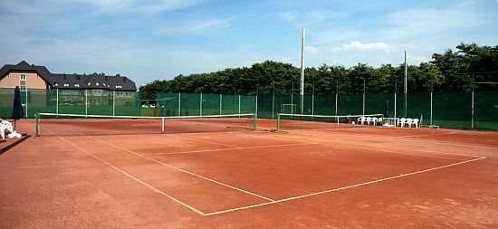 Granada Wellness Hotel Kecskemét - cancha de tenis