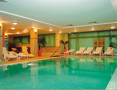 Wellness center of Hotel Granada Kecskemet - swimming pool and saunas