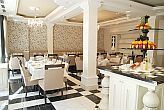 Restaurant de cinci stele in Budapesta in Hotel Queens Court