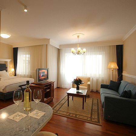 Hotel y Residencia Queen’s Court Budapest - habitaciones de lujo