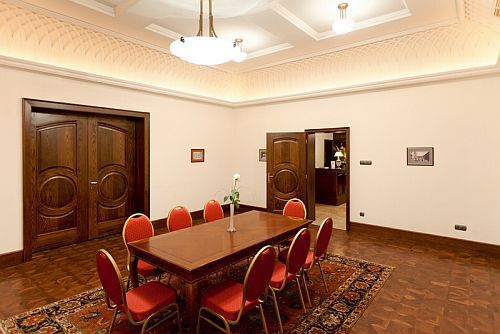 La salle de conférence á l'Hôtel Andrássy Residence á Tarcal en Hongrie