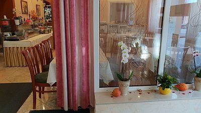 Mysig restaurang i Hotell Isabell Györ - Fyrstjärnigt hotell i Gyor