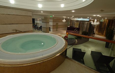 Wellness Hotel Divinus Debrecen***** jacuzzi au Divinus Hotel