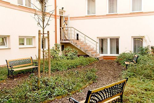 Apartamenty w centrum Budapesztu - wejście Hotelu City Budapeszt