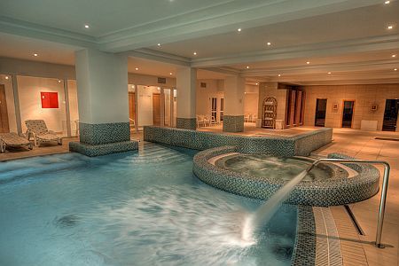 Lastminute wellnessweekend bij het Balatonmeer - viersterren Conferentie- en Wellnesshotel Ket Korona in Balatonszarszo, Hongarije