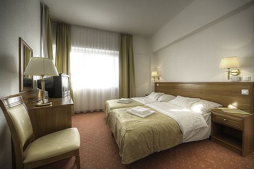 Két Korona Wellness Hotel Balatonszárszó - camere elegante şi romantice lângă Balaton