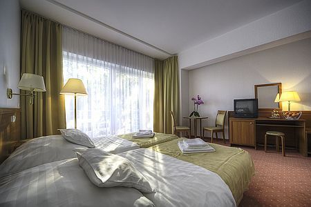 バラトン湖のお休み・Ket Korona Hotel **** Balatonszarszo、ハンガリ―