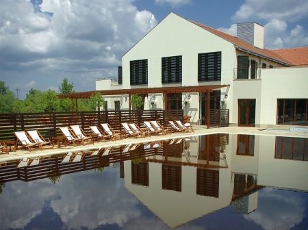 Tisza Balneum hôtel de bien-être et thermal à Tiszafured