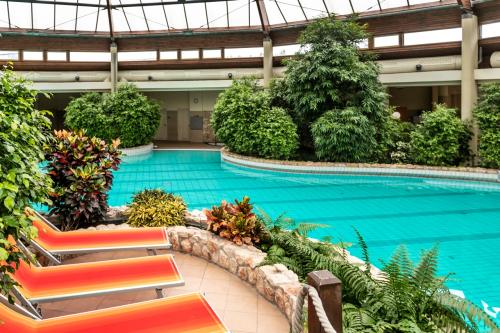 Piscine in hotelul Gotthard de wellness si conferinte din Ungaria