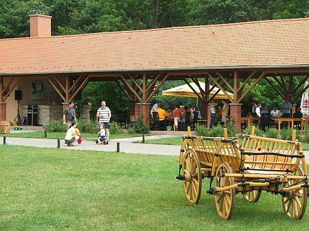 Taras grillowe Hotelu Zichy Park - Czterogwiazdkowy Hotel na Węgrzech