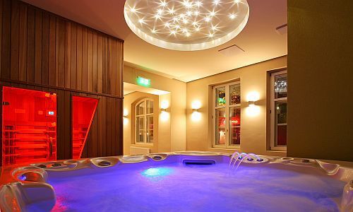 Jacuzzi w Hotelu Ipoly Residence Balatonfured - usługi wellness na wyższym poziomie 