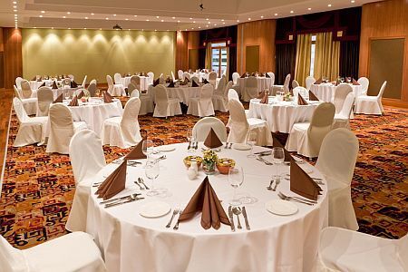 Le restaurant - piano bar - Greenfield Hôtel Spa Resort - 4 étoiles hôtels en Hongrie