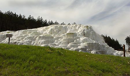 De zoutheuvel in Europa met geneeskrachtige waterbron in Egerszalok