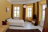 Hotel Arany Griff in Papa, Hongarije - beschikbare mooie tweepersoonskamer