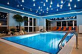 Fin de semana wellness a precio pagable con media pensión en el Hotel Saphir Aqua en Sopron - piscina