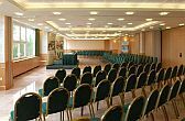 Danubius Hotel Arena - sala de conferencias con luz natural en Budapest