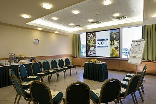 Hotel Arena - budapesti konferencia termek a legkorszerűbb hang-fény-és konferenciatechinkával 