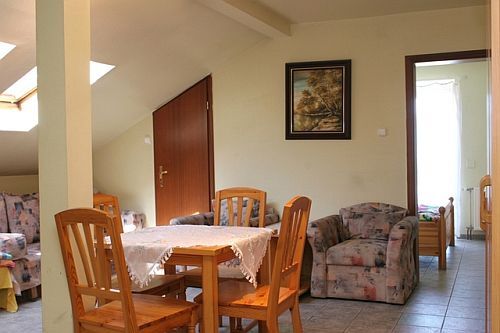 Apartman Hotel Sarvar - cheap hotel next to the famous arboretum of Sarvar