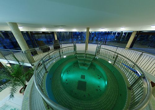 Wellness Hotel Gyula - modern jakuzzi på Wellness Hotel Gyula