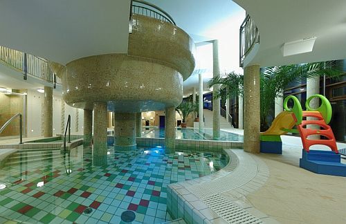 Specjalne oferty Wellness 4* Superior Wellness Hotel w Gyula