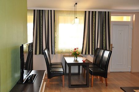 Apartamentos de lujo en Cserkeszolo - Apartamentos con capacidad para 2-6 personas con una sala de estar