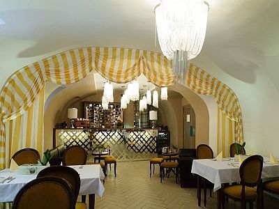 Hotel Oxigen - restaurant în Noszvaj, la numai câteva minute de la Eger