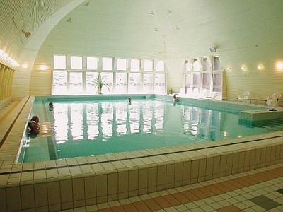 Thermaalbad in het Hotel Helios in Heviz met pakketaanbiedingen met halfpension