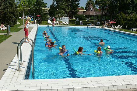 Piscina en Heviz - Hotel Helios - la mejor relación calidad-precio