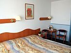 Beschikbare tweepersoonskamer in het Hotel Helios in Heviz met mogelijkheid tot online boeken